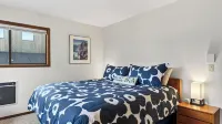 Magic Tree House by Avantstay Fire Pit + Deck + Movie Room Walk to the Beach Hotel di 