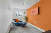 GuestReady - Charming Retreat in Trafford