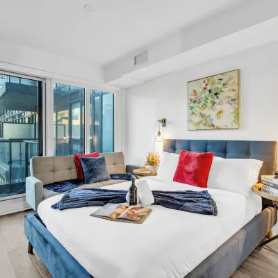 Econo Suites DT ライアソン大学周辺のホテル