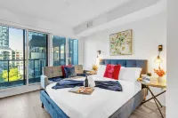 Econo Suites DT - Homestays
