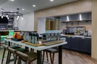 Hilton Garden Inn Fort Worth/Fossil Creek - breakfast