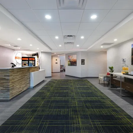 Hampton Inn & Suites by Hilton Marina
