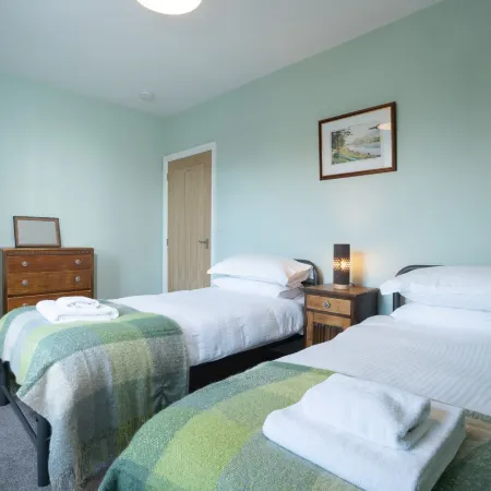 2 Bedroom Waterhead Range Cottage by LetMeStay