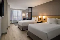 Hyatt Place Tampa Airport Hotel berhampiran Taman Cypress Point