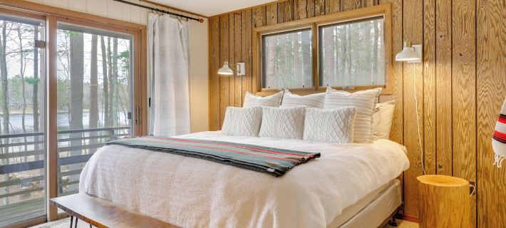 Game Room! Mid-Century Escape in the Northwoods Hotéis em Vilas County