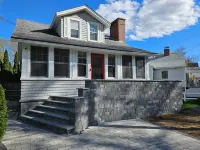 Cute and Cozy Cape in the Heart of Ogunquit Center