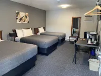 Monashee Lodge