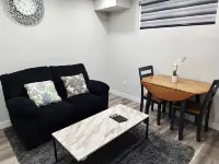 Cozy Two Bedrooms Basement Suite -  Privatzimmer