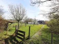 Cozy Chalet With a View Over the Fields Ξενοδοχεία στην πόλη Smallingerland