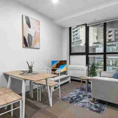 Elevated 1-bed Retreat Near Crown Rooms