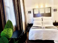 Mapungubwe's Diamond Hotel Hotels near Joubert Park