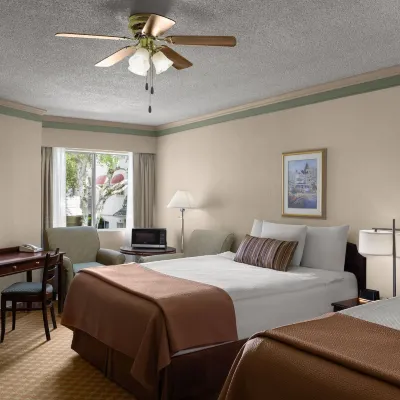 Royal Scot Hotel & Suites Hotels near Victoria Public Librairy