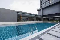 Geno Hotel Shah Alam - Rooftop Pools
