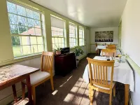 Colonel Spencer Inn Hotels in Campton