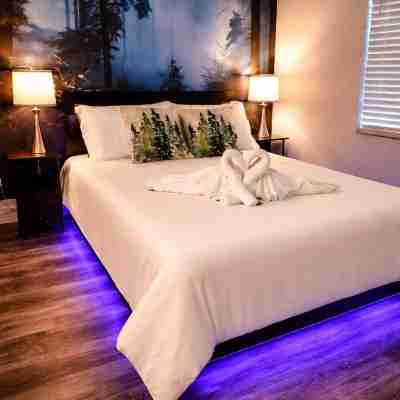 Calm Luxury Living 1BR Retreat Pool, Hot Tub, Wifi Rooms