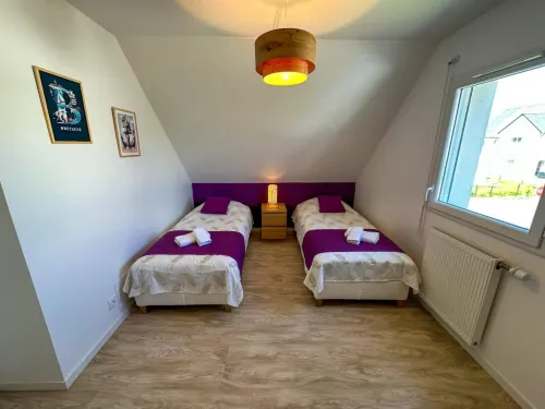 3BR Coastal Home With Garden & Terrace - Homestays
