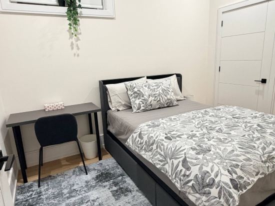 Bright & Comfortable Two-Bedroom Suite