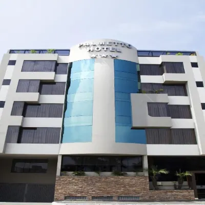 Palmetto Hotel Business la Perla Hôtels à proximité de : Stade San Marcos