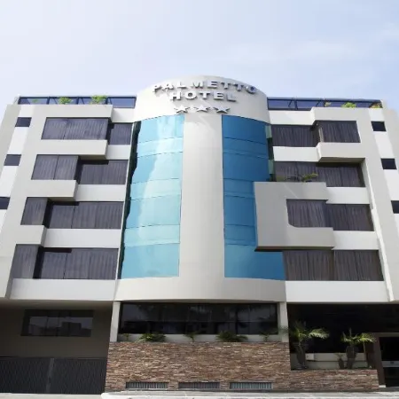 Palmetto Hotel Business la Perla Отели рядом с достопримечательностью «Стадион «Универсидад Сан Маркос»»