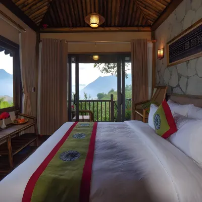 Chapa Ecolodge Hotels near Y Linh Ho