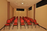 ดอยส์ เออร์เมาส์ พาเลซ โรงแรม - ที่มีบาร์