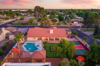 Paradise Lane Pool - Hot Tub - Sports Court - Bungalows
