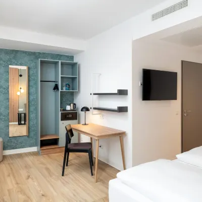 elaya hotel regensburg city center, Trademark Collection by Wyndham Hôtels à proximité de : Quartier de Stadtamhof