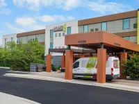 Home2 Suites by Hilton - Milwaukee Airport Hotels near Milwaukee Mitchell International Airport