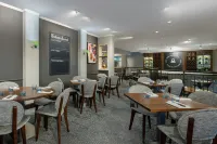 Delta Hotels by Marriott Northampton - breakfast