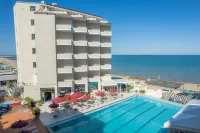 UNA HOTELS Imperial Sport Hotel Pesaro - 泳池