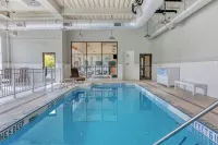 Sheraton Tarrytown Hotel - Pools