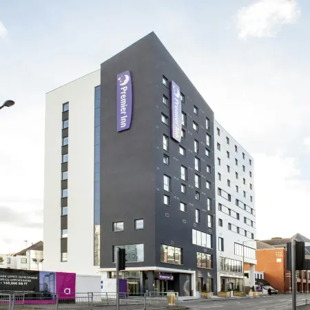 Premier Inn Woking Town Centre