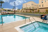 Hampton Inn & Suites Buena Park - Pools