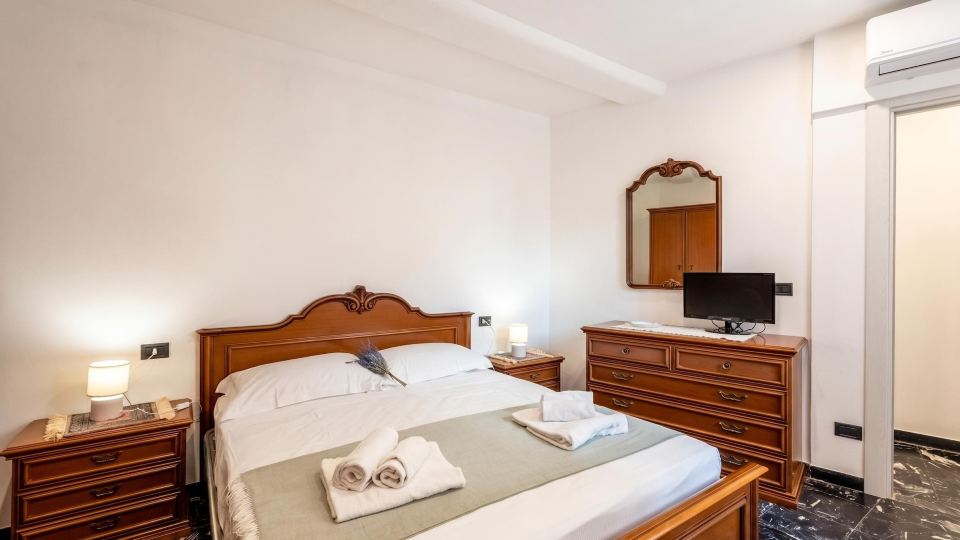 Da Lino Beachfront Apartment for 4