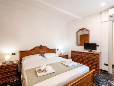 Da Lino Beachfront Apartment for 4