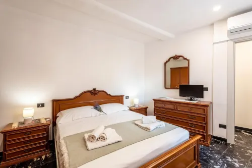 Da Lino Beachfront Apartment for 4 - 3-Star