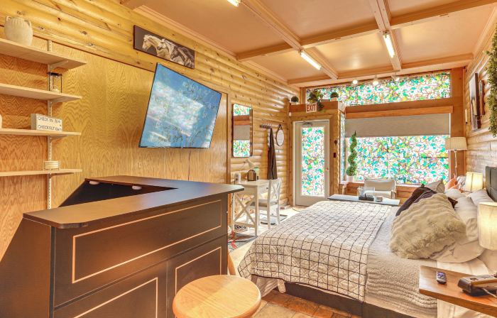 Crandon Studio: Minutes to Lake & Raceway