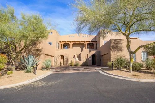 Overlooks Golf Course a 2-bedroom condo in gated community, Carefree - Wifi