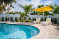 Mim's Cottage by the C 3 Bedroom Cottage by RedAwning - Villas