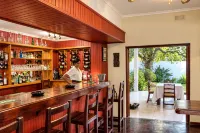 The Musketeers Lodge - parkir