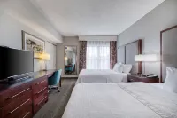 Homewood Suites by Hilton-奧姆斯特德村莊-靠近派恩赫斯特 - 游泳池