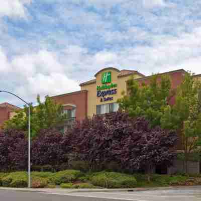 Holiday Inn Express Hotel & Suites Belmont, an IHG Hotel Hotel Exterior