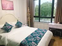 Yangzhou Glory Inn Отели рядом с достопримечательностью «Университет Янцзы (Yanxi Tsu Xin District)»