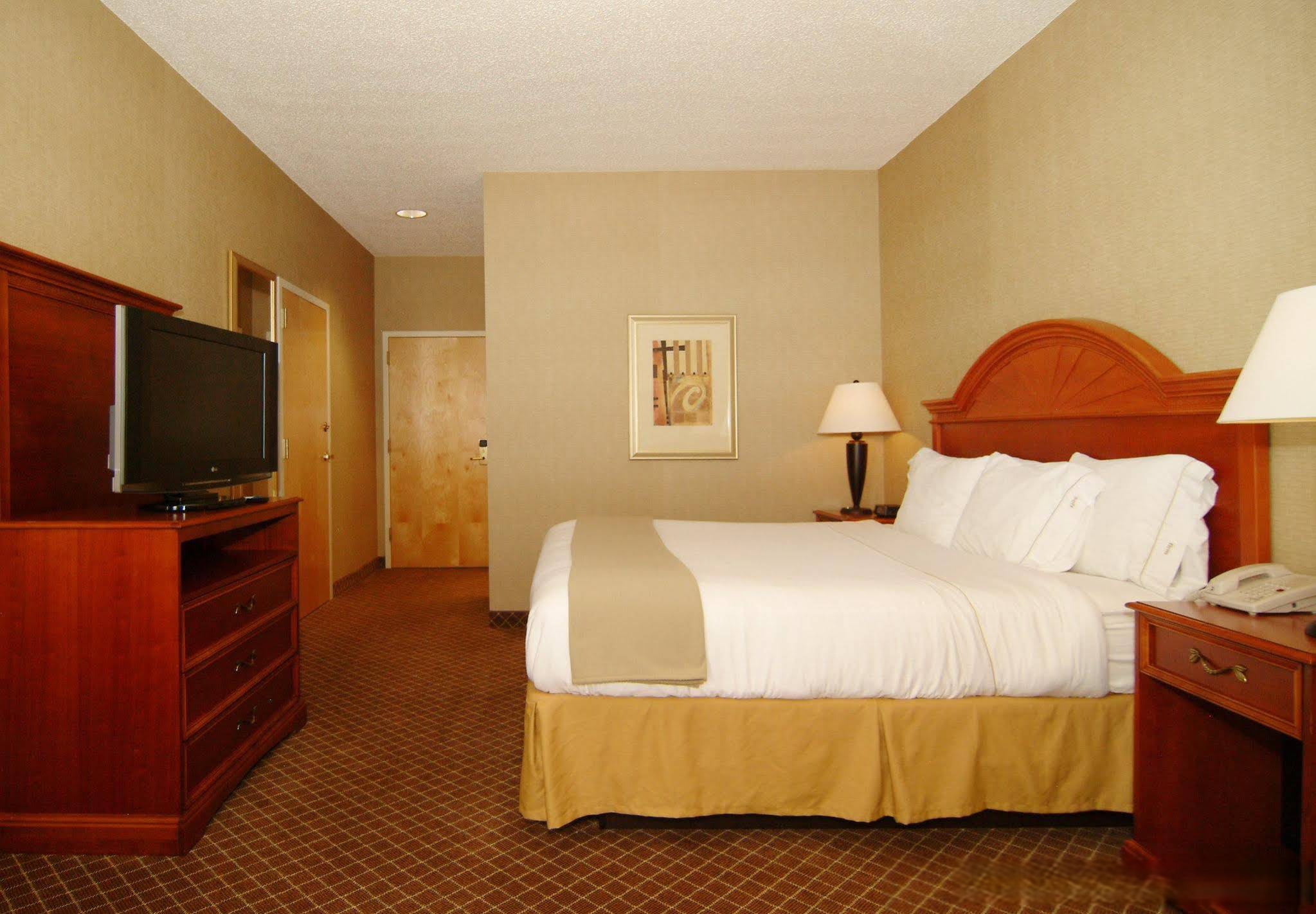 Holiday Inn Express & Suites - Interstate 380 at 33rd Avenue, an Ihg Hotel