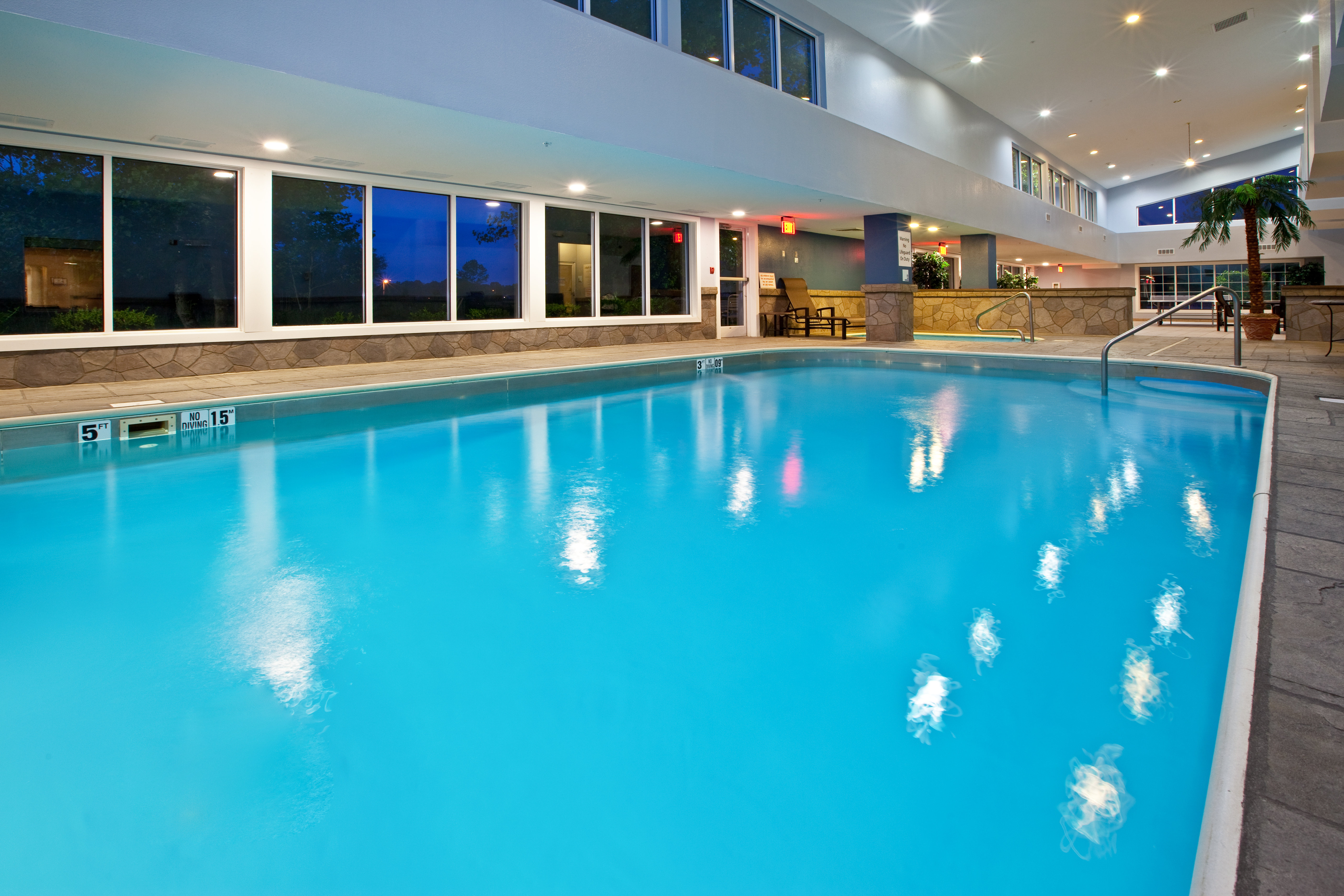 Holiday Inn Express Hotel & Suites Bedford, an Ihg Hotel