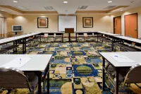 Holiday Inn Express & Suites Suffolk فنادق في Suffolk
