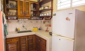 Armando's Hostel House, Room 5, Very Close to El Malecon