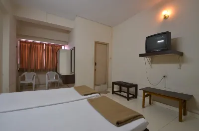 Hotel Maya Deluxe Hotels near Rail Nilayam Colony Park
