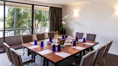 会議室 クラウンプラザ パースの写真