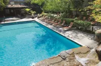 DoubleTree by Hilton Torrance - South Bay - Pools